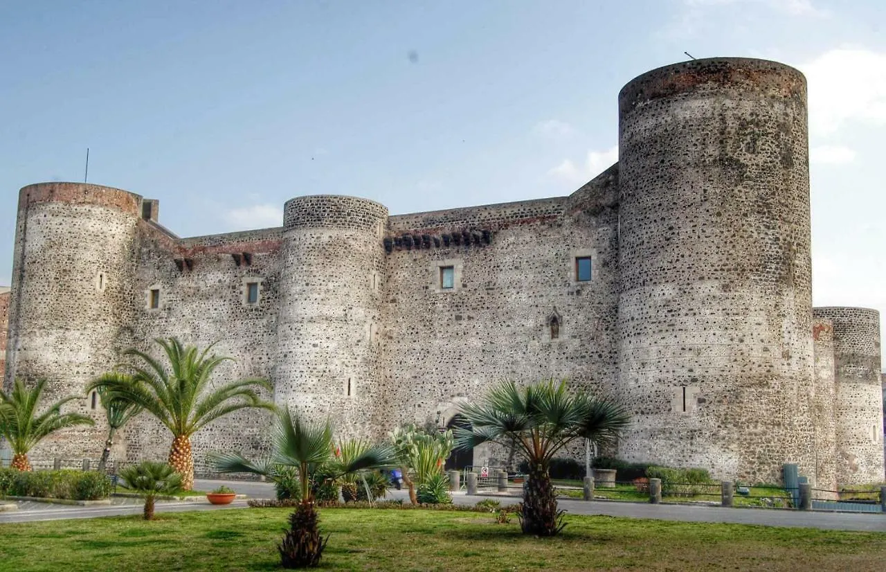 Apartment For 2 In Catania, B&B Le Voci Del Mercato Catania